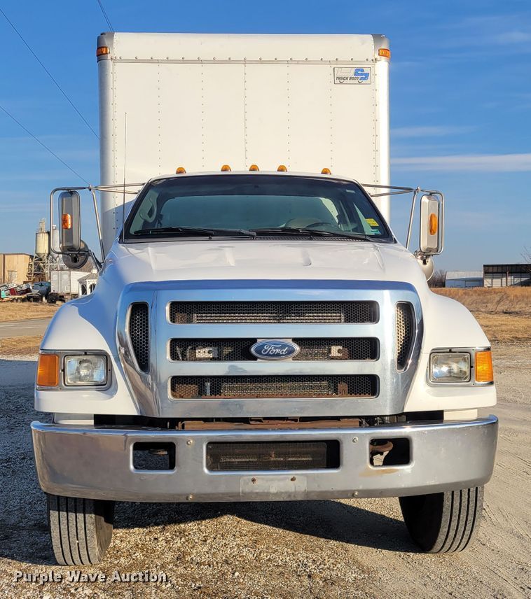 image for item HK9258 2005 Ford F750 Super Duty XLT  box truck