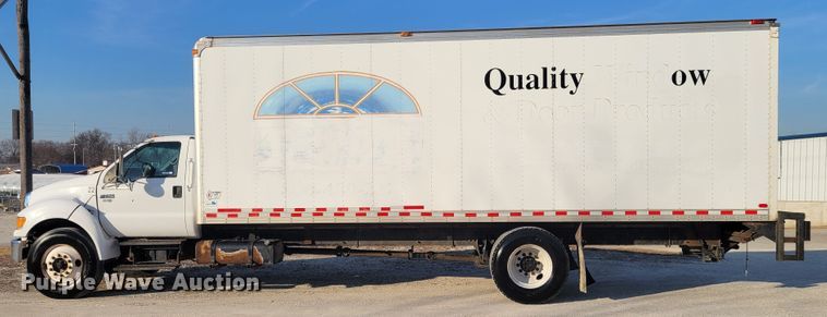 image for item HK9258 2005 Ford F750 Super Duty XLT  box truck