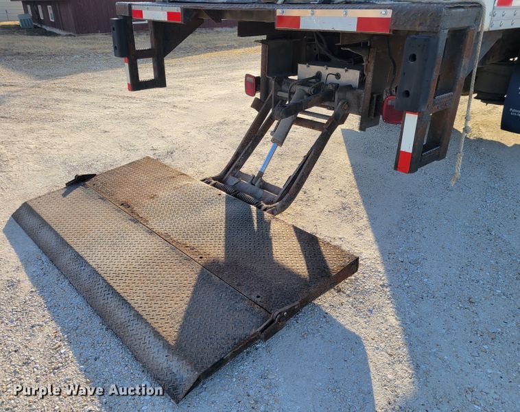 image for item HK9258 2005 Ford F750 Super Duty XLT  box truck