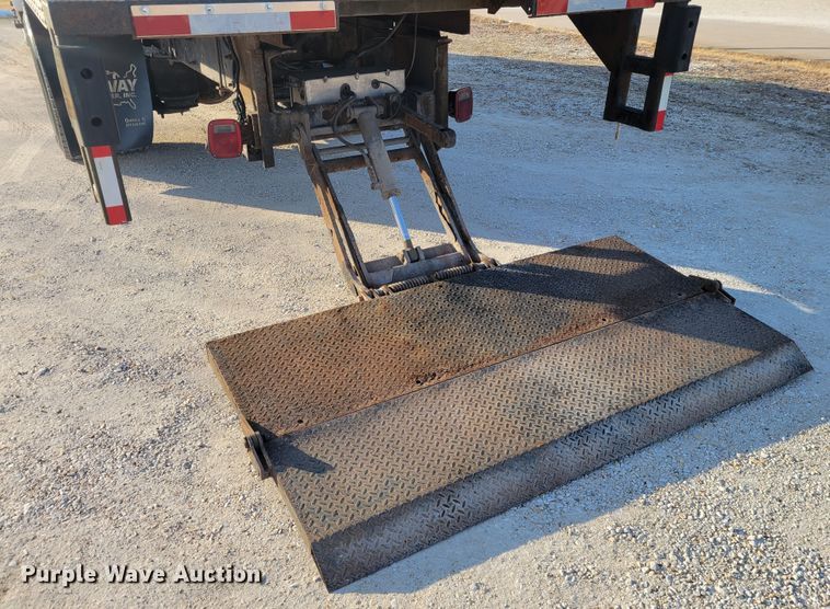 image for item HK9258 2005 Ford F750 Super Duty XLT  box truck