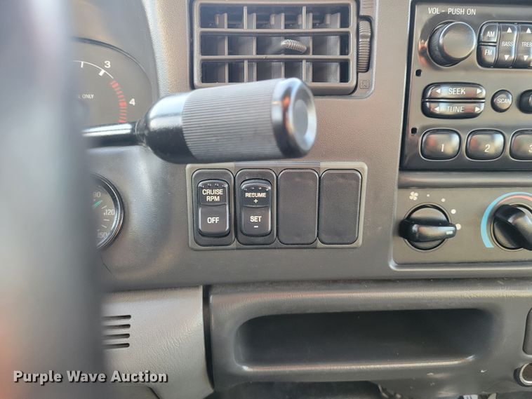 image for item HK9258 2005 Ford F750 Super Duty XLT  box truck