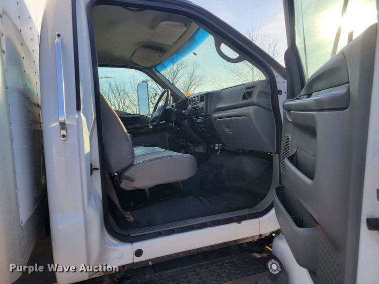 image for item HK9258 2005 Ford F750 Super Duty XLT  box truck