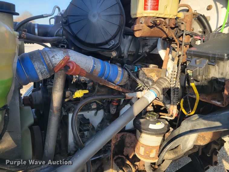 image for item HK9258 2005 Ford F750 Super Duty XLT  box truck