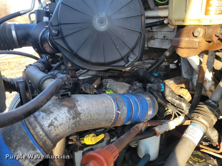 image for item HK9258 2005 Ford F750 Super Duty XLT  box truck