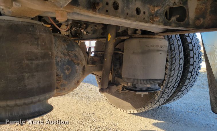 image for item HK9258 2005 Ford F750 Super Duty XLT  box truck