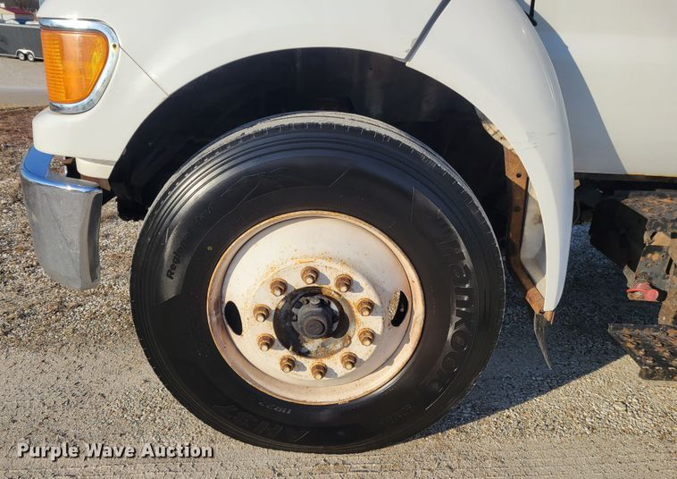 image for item HK9258 2005 Ford F750 Super Duty XLT  box truck