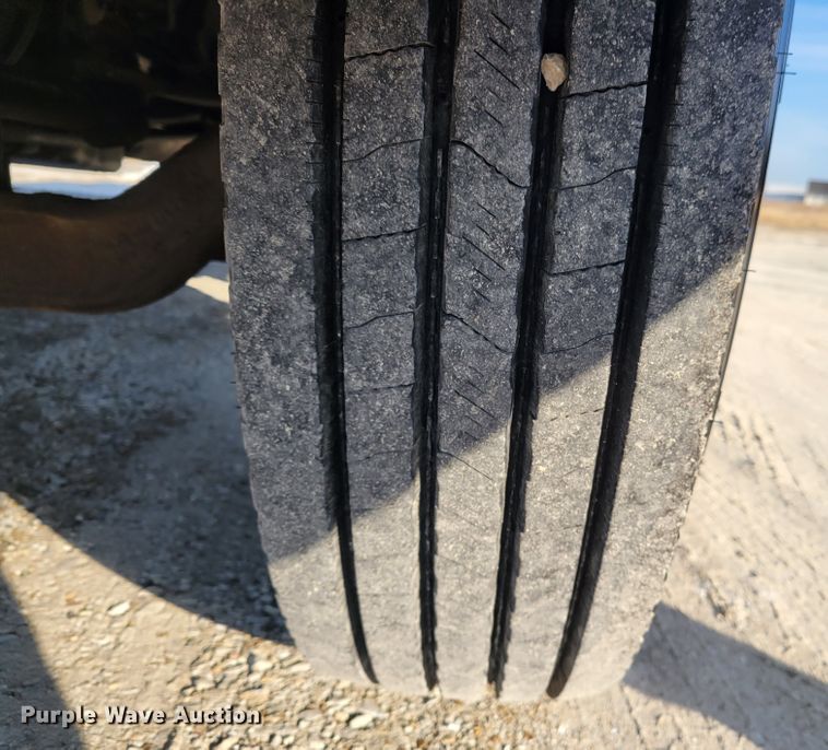 image for item HK9258 2005 Ford F750 Super Duty XLT  box truck