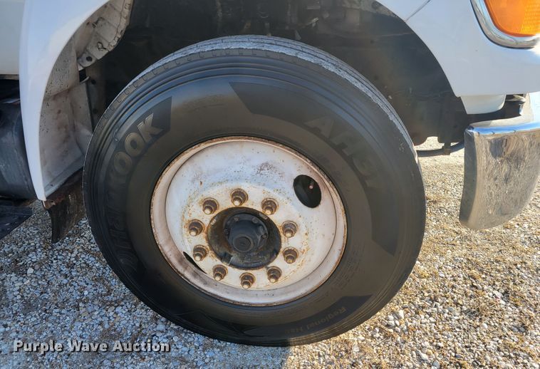 image for item HK9258 2005 Ford F750 Super Duty XLT  box truck