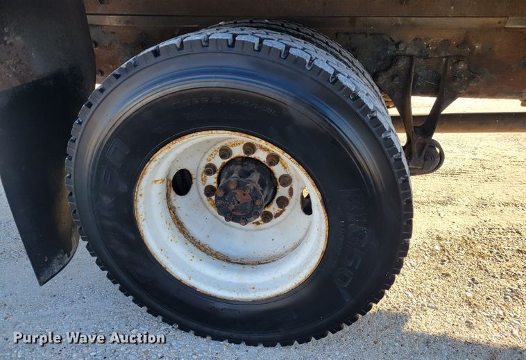 image for item HK9258 2005 Ford F750 Super Duty XLT  box truck