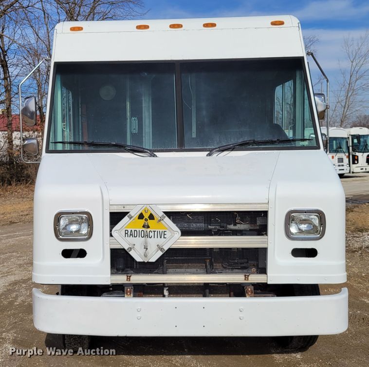 image for item HK9272 2007 Ford E350 Super Duty  delivery truck