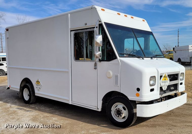 image for item HK9272 2007 Ford E350 Super Duty  delivery truck