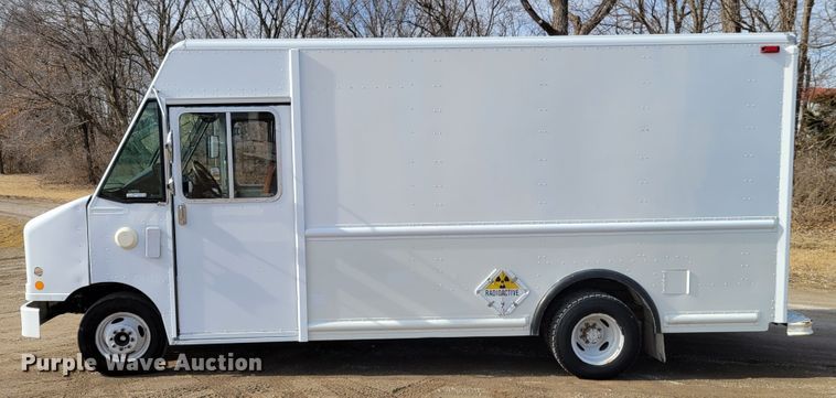 image for item HK9272 2007 Ford E350 Super Duty  delivery truck