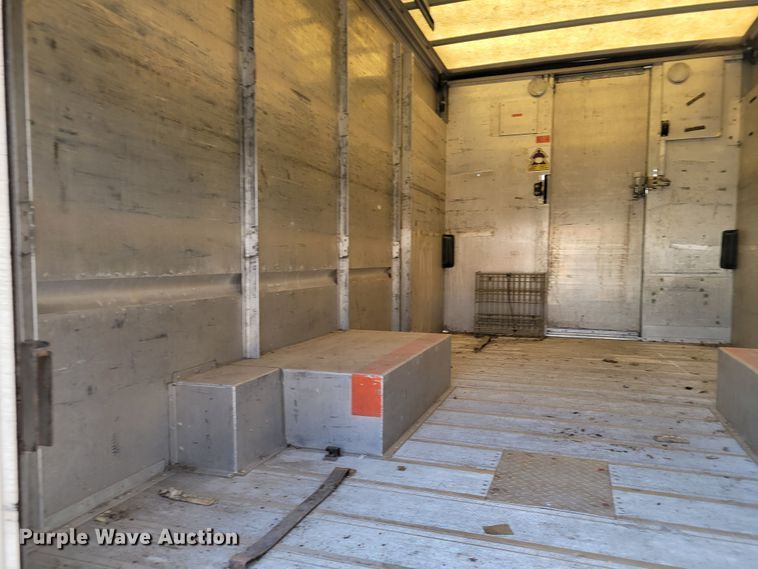 image for item HK9272 2007 Ford E350 Super Duty  delivery truck