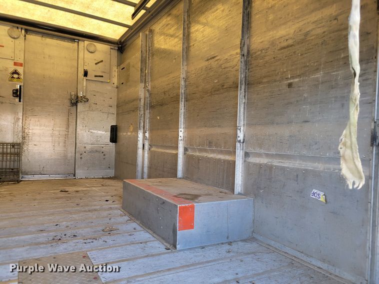 image for item HK9272 2007 Ford E350 Super Duty  delivery truck