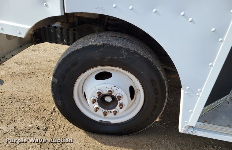 image for item HK9272 2007 Ford E350 Super Duty  delivery truck