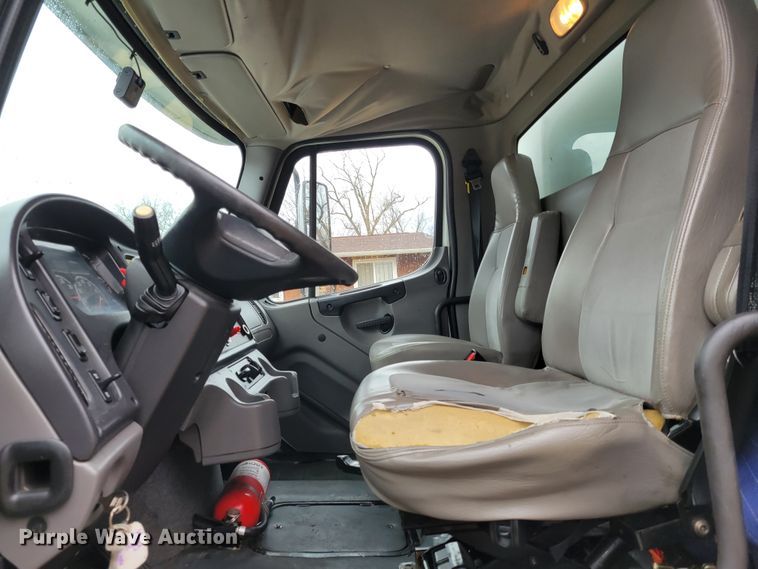 image for item HK9300 2011 Freightliner M2 106  box truck