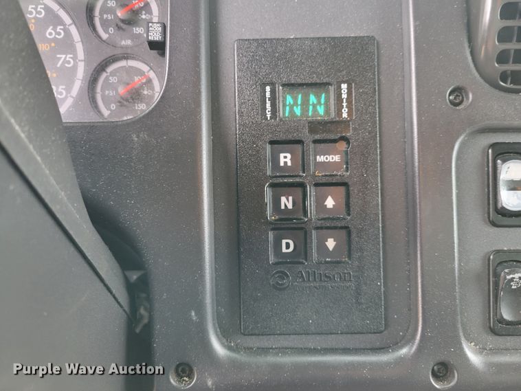 image for item HK9300 2011 Freightliner M2 106  box truck