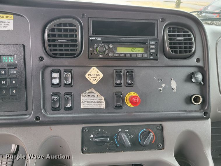 image for item HK9300 2011 Freightliner M2 106  box truck