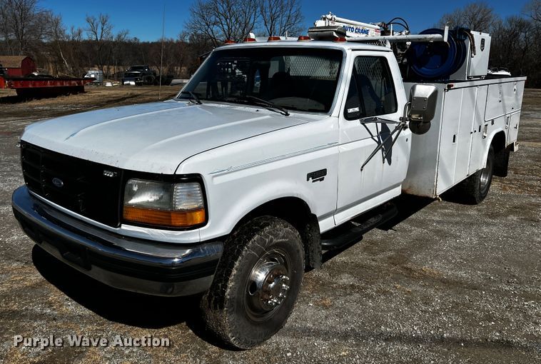 image for item ID9746 1997 Ford F450 Super Duty  utility / service truck
