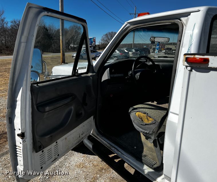 image for item ID9746 1997 Ford F450 Super Duty  utility / service truck