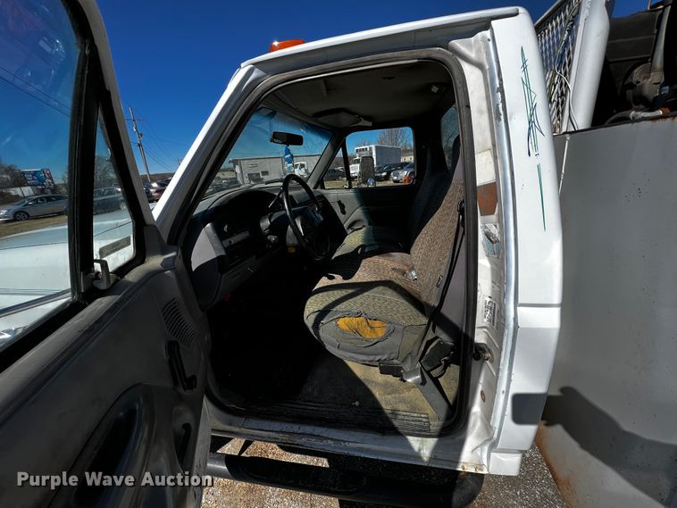 image for item ID9746 1997 Ford F450 Super Duty  utility / service truck