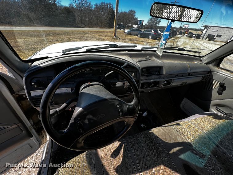 image for item ID9746 1997 Ford F450 Super Duty  utility / service truck