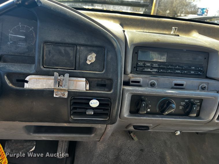 image for item ID9746 1997 Ford F450 Super Duty  utility / service truck