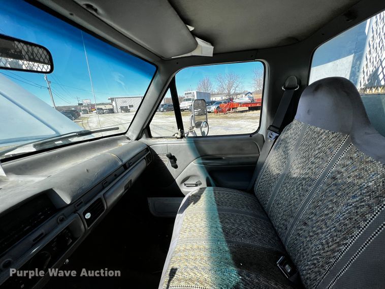 image for item ID9746 1997 Ford F450 Super Duty  utility / service truck