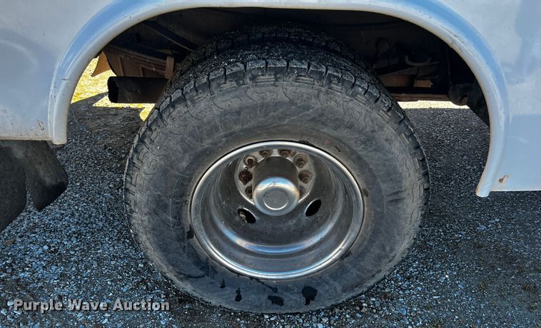 image for item ID9746 1997 Ford F450 Super Duty  utility / service truck