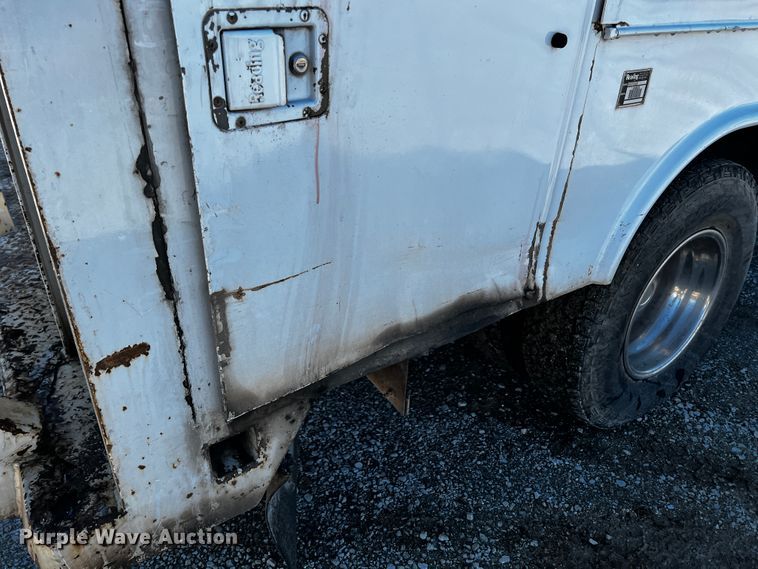 image for item ID9746 1997 Ford F450 Super Duty  utility / service truck