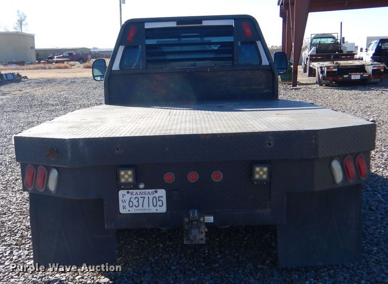 image for item IE9642 2000 Ford F550 Super Duty XL  flatbed truck
