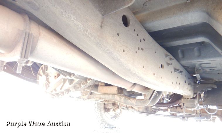 image for item IE9642 2000 Ford F550 Super Duty XL  flatbed truck