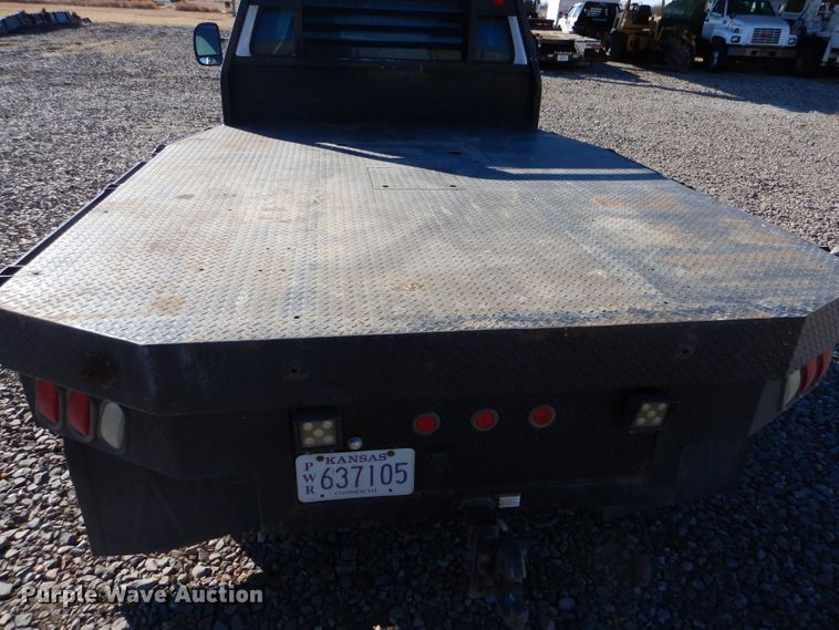image for item IE9642 2000 Ford F550 Super Duty XL  flatbed truck