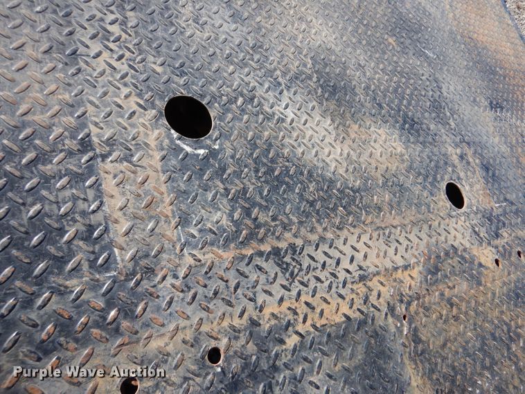 image for item IE9642 2000 Ford F550 Super Duty XL  flatbed truck