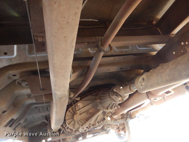 image for item IE9642 2000 Ford F550 Super Duty XL  flatbed truck