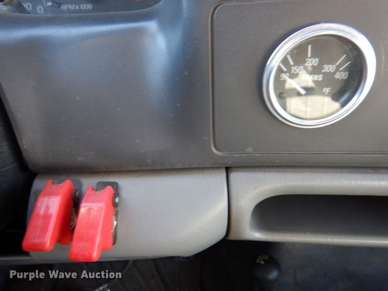 image for item IE9642 2000 Ford F550 Super Duty XL  flatbed truck