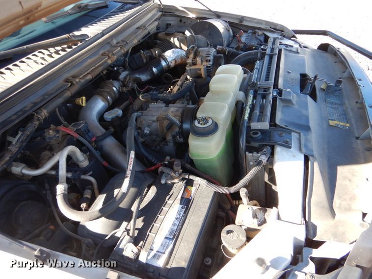 image for item IE9642 2000 Ford F550 Super Duty XL  flatbed truck