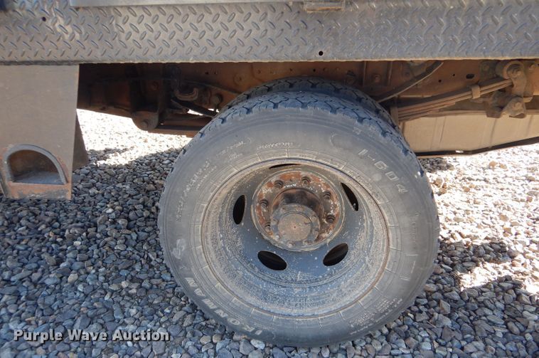 image for item IE9642 2000 Ford F550 Super Duty XL  flatbed truck