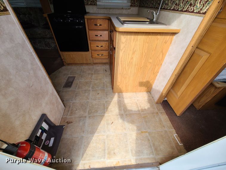 image for item IF9303 2005 Keystone Sprinter 259RBS  camper