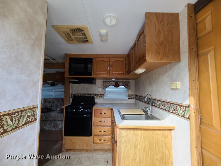 image for item IF9303 2005 Keystone Sprinter 259RBS  camper