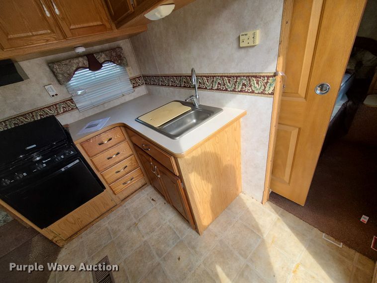 image for item IF9303 2005 Keystone Sprinter 259RBS  camper