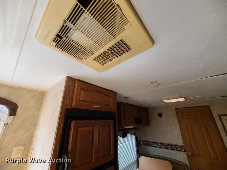 image for item IF9303 2005 Keystone Sprinter 259RBS  camper