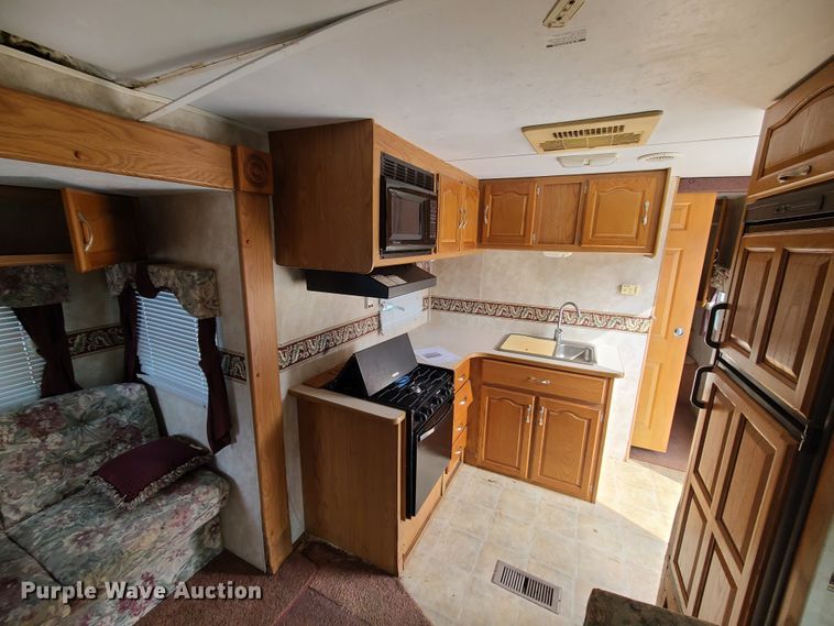 image for item IF9303 2005 Keystone Sprinter 259RBS  camper