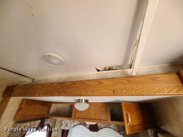 image for item IF9303 2005 Keystone Sprinter 259RBS  camper