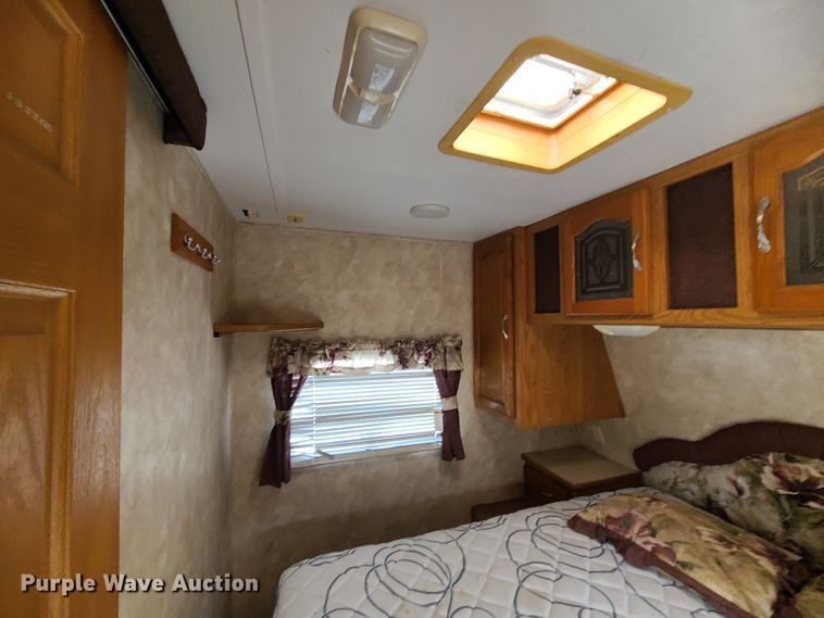 image for item IF9303 2005 Keystone Sprinter 259RBS  camper