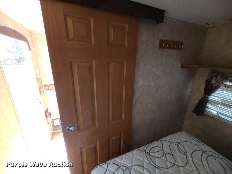 image for item IF9303 2005 Keystone Sprinter 259RBS  camper