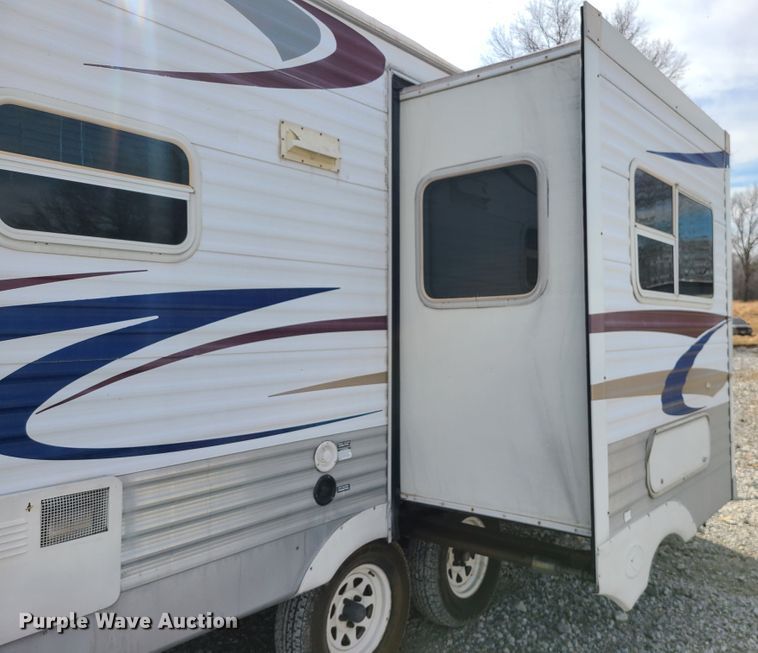 image for item IF9303 2005 Keystone Sprinter 259RBS  camper