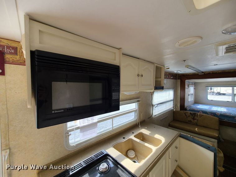 image for item IF9307 2005 Keystone Outback 23RS  camper