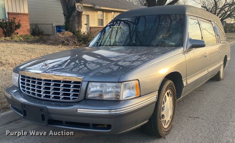 image for item IG9568 1998 Cadillac Krystal Koach  hearse
