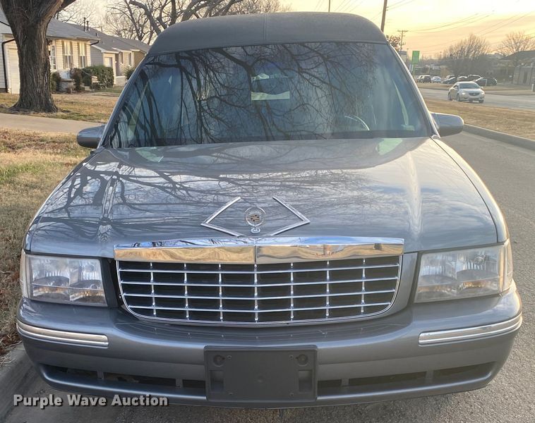 image for item IG9568 1998 Cadillac Krystal Koach  hearse